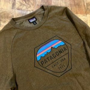 Patagonia lightweight sweatshirt